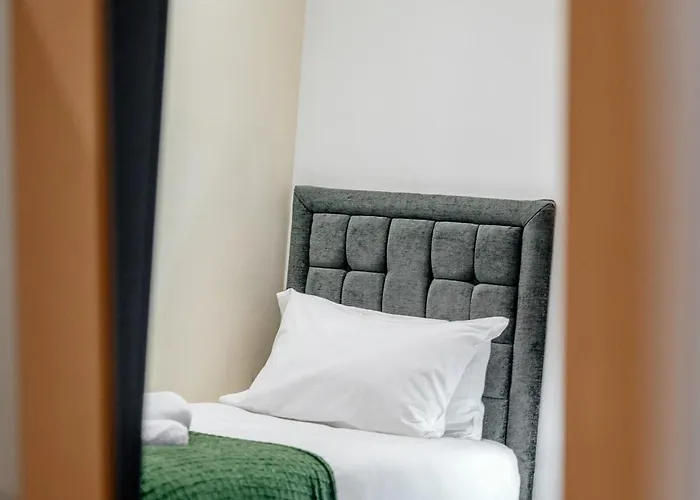 Apartment Percys Place Sleep 11, 15 Minute To Centre Free Parking Edinburgh