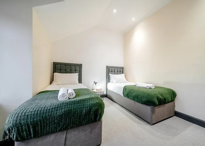 Percys Place Sleep 11, 15 Minute To Centre Free Parking