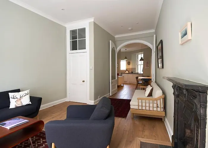 High Street - Modern Scandi Design In The Heart Of The Old Town! Edinburgh