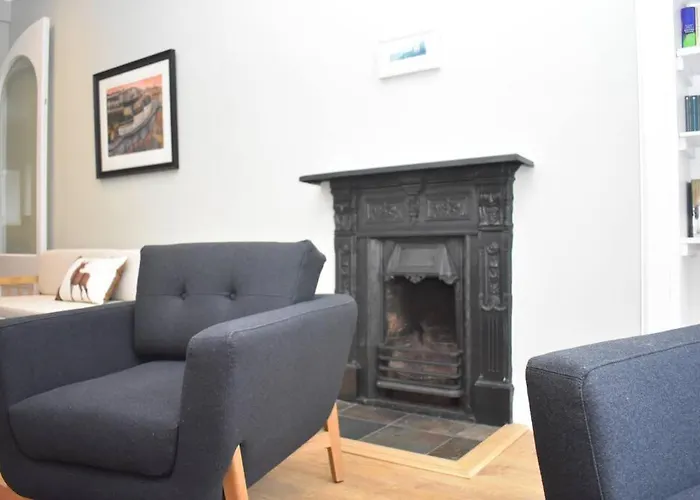 High Street - Modern Scandi Design In The Heart Of The Old Town!