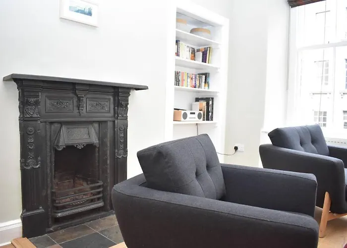 High Street - Modern Scandi Design In The Heart Of The Old Town! * Edinburgh