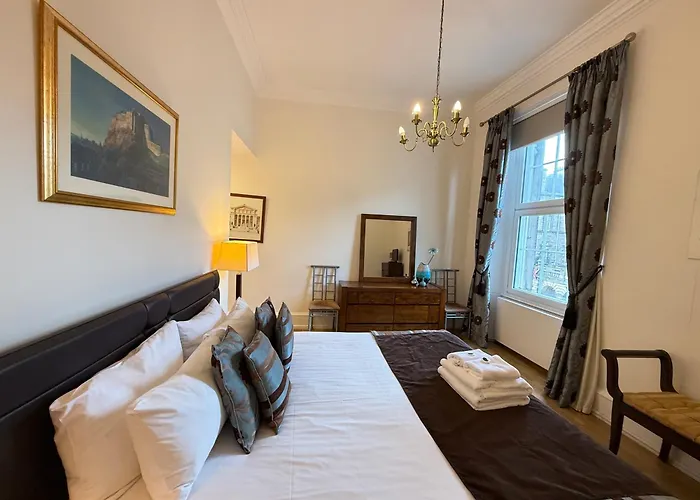 Parliament Square - Royal Mile Apartment Edinburgh