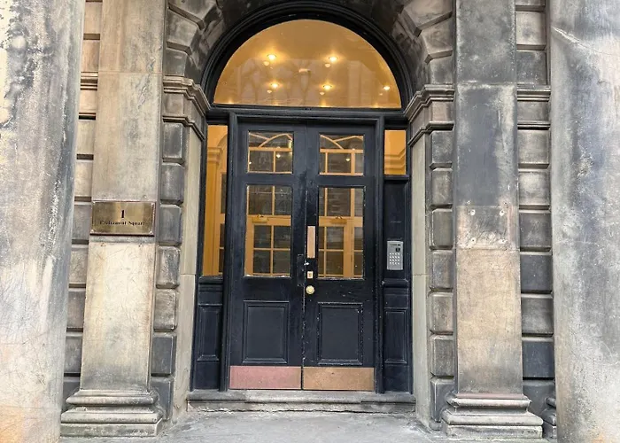 Parliament Square - Royal Mile