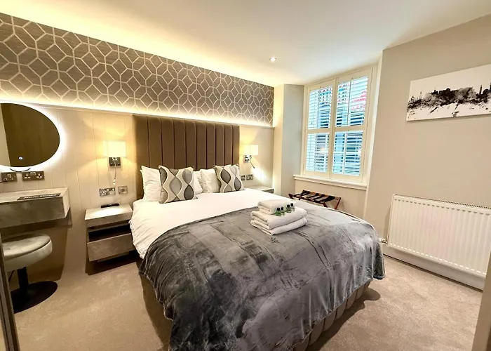 Апартаменты Modern 3 Bedroom Apartment, West End *
