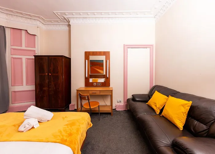 Relaxing 4 Bdrm Edimburgo