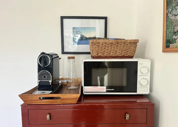 Self-contained Ground Level With Hill View Appartement *