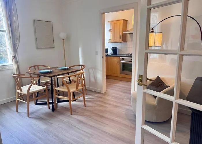 Nicolson Street Two Bedrooms Edinburgh