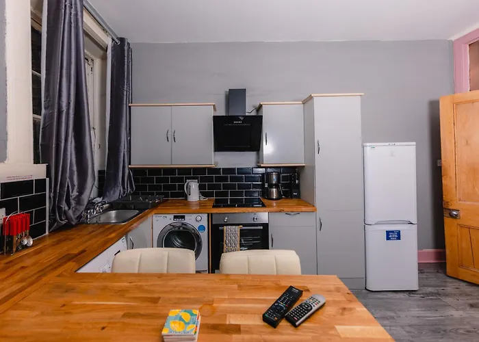Relaxing 4 Bdrm Edimburgo
