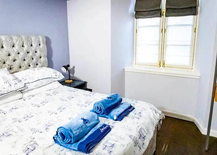 Lovely 2 Bedroom B-listed Converted Whisky Bond Appartement Edinburgh