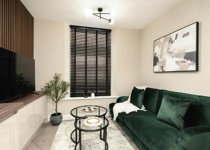 Sovo - South Lane - Centre 3*