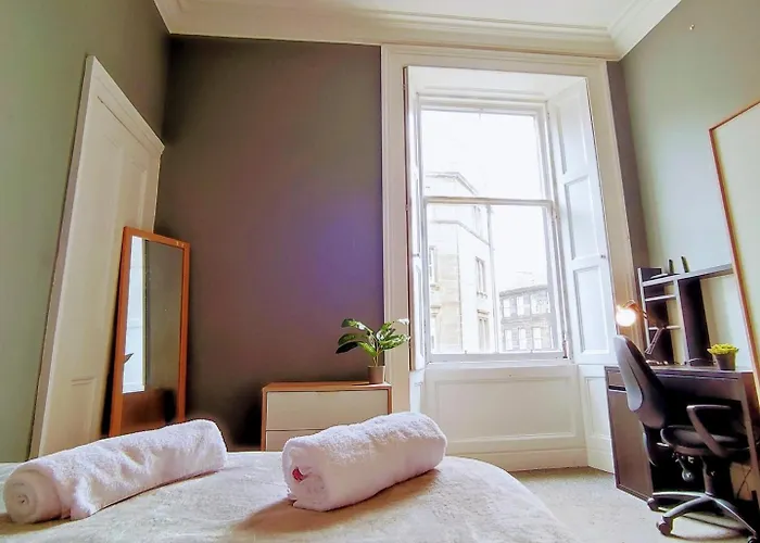 Lovely Festival Flat Edinburgh