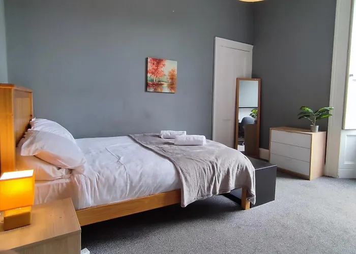 Lovely Festival Flat Edinburgh