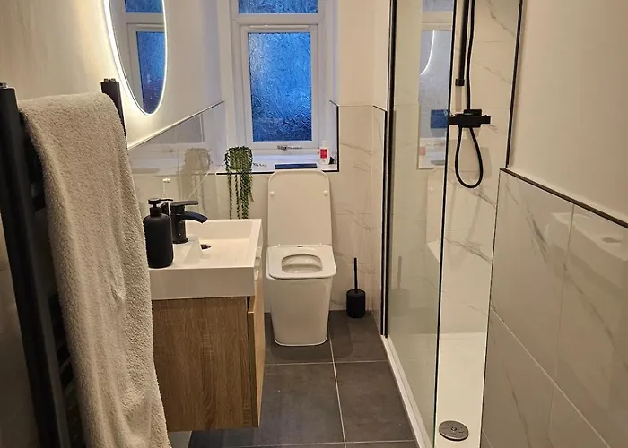 Stylish Newly-renovated 1br Flat Near Centre Apartment *