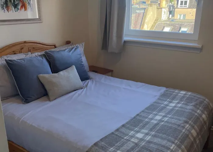 Welcoming And Homely 2 Bed In Location Edinburgh