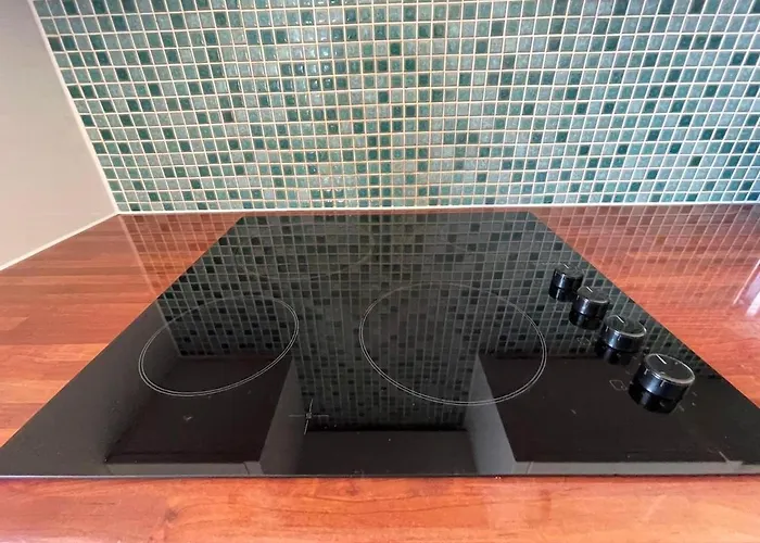 Classical 19th Century Stair - 3 Bedroom Apartment Edinburgh