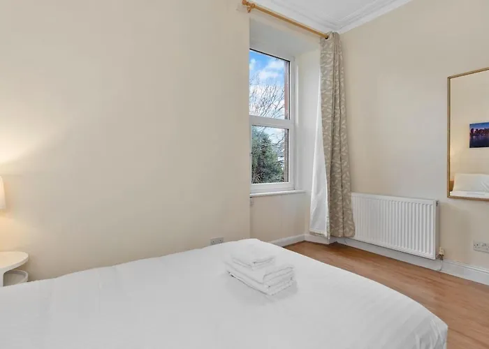 Great Location Centre *