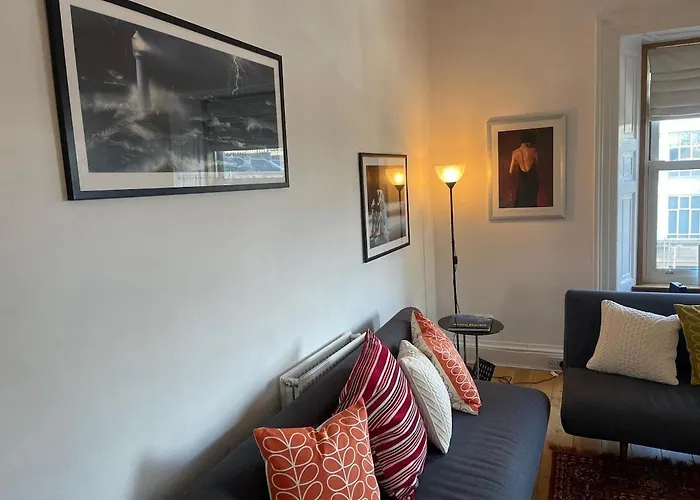 Apartment Classical 19th Century Stair - 3 Bedroom