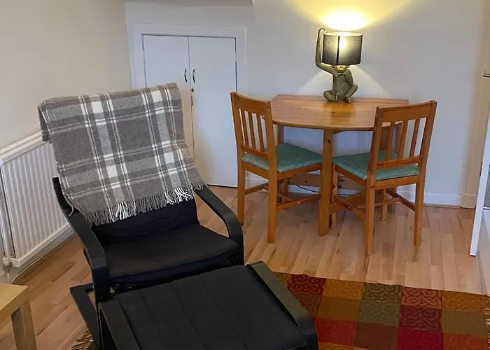 Welcoming And Homely 2 Bed In Location Apartment Edinburgh