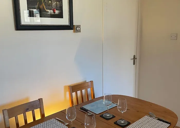 Apartment Welcoming And Homely 2 Bed In Location Edinburgh