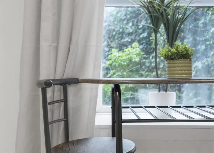 Newly Refurbished - Parking - - 3 Guests Edinburgh