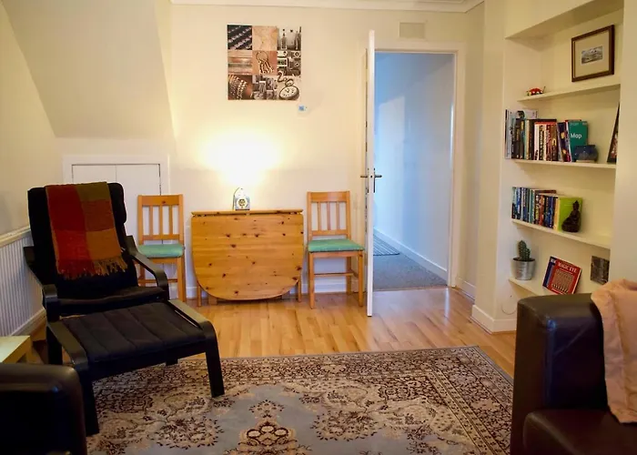 Apartment Welcoming And Homely 2 Bed In Location