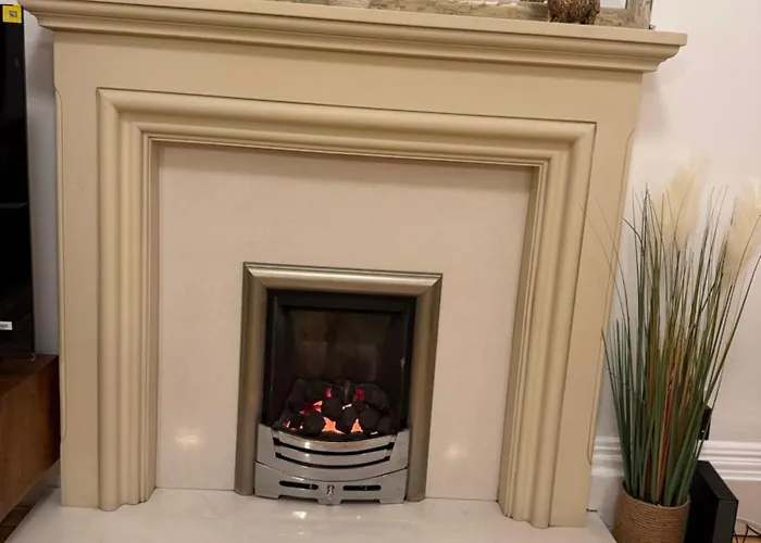 Luxurious Victorian 3 Bed Flat In The Heart Of