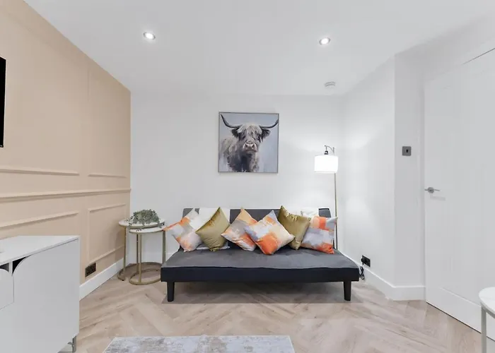 Newly Refurbished - Parking - - 3 Guests * Edinburgh