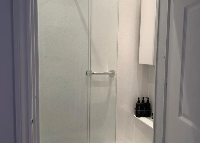 Luxurious Victorian 3 Bed Flat In The Heart Of Apartment *