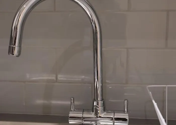 Апартаменты Elegant 3br At Haymarket Эдинбург