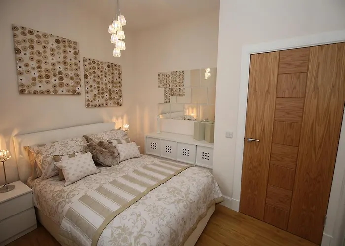 Pearl - Dalry House Edinburgh