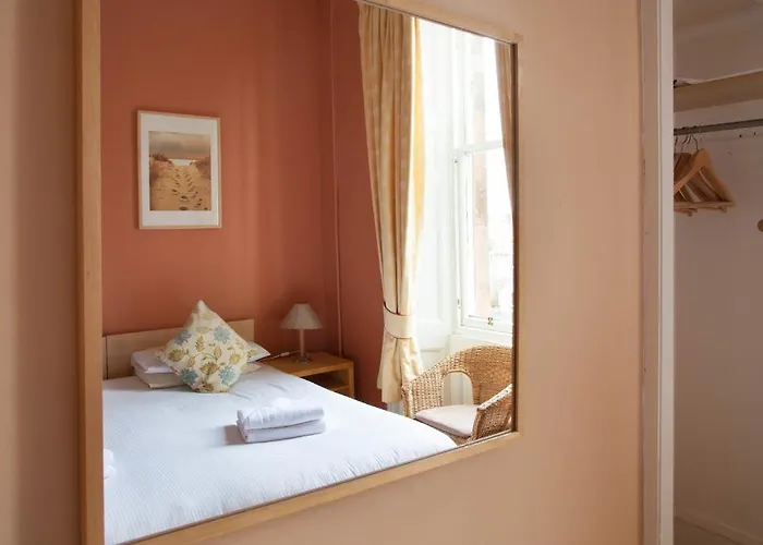 Garfield Bed & Breakfast 4*