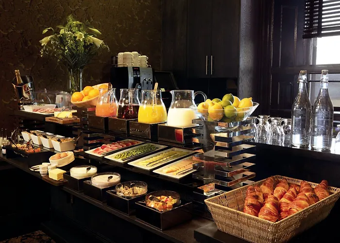 Hotel Nira Caledonia 4*