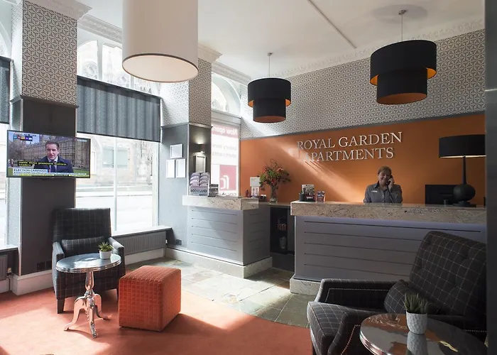 Fountain Court - Royal Garden 公寓式酒店 4*