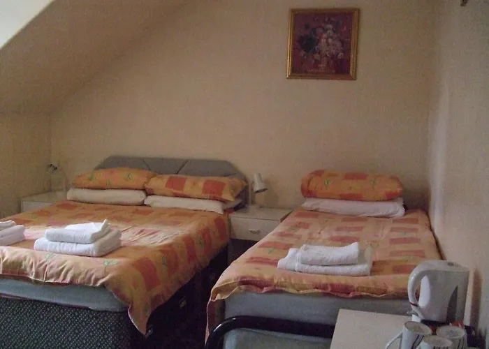 Swan Lake Bed & Breakfast 3*