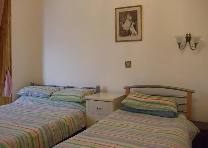 Swan Lake Bed & Breakfast 3*