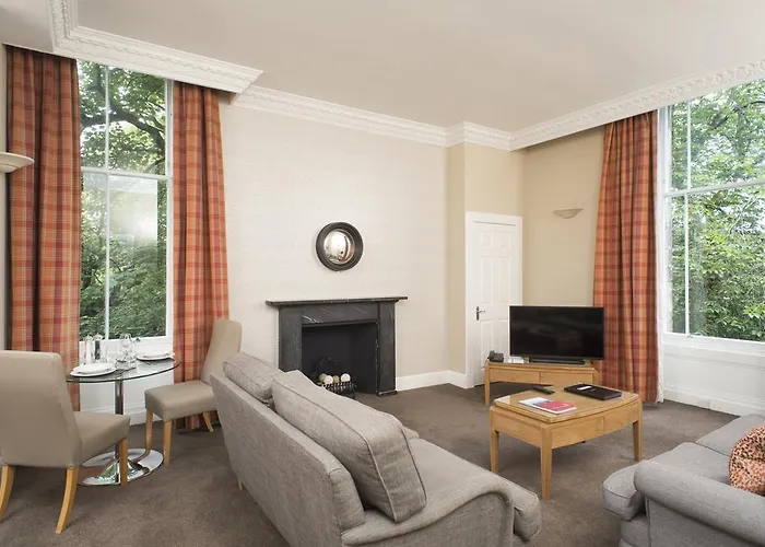 Fountain Court - Royal Garden 公寓式酒店 4*