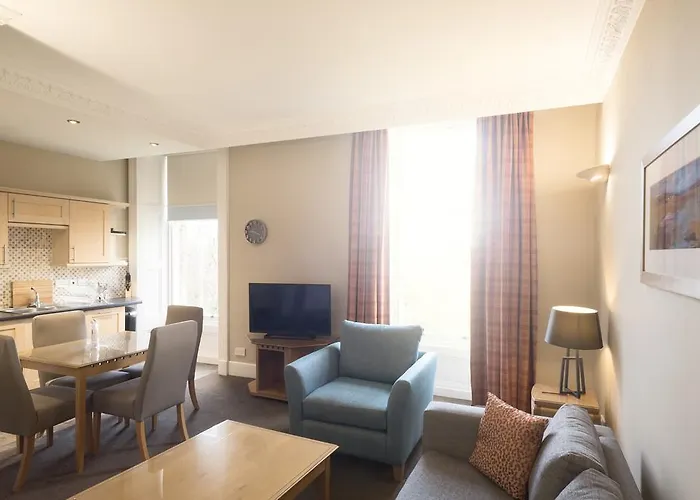 Fountain Court - Royal Garden 公寓式酒店 4*