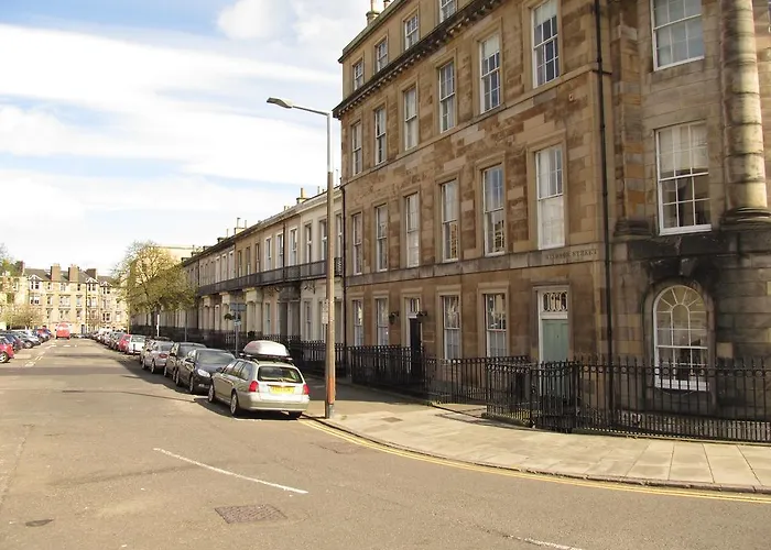 Lantern Πανσιόν 3*