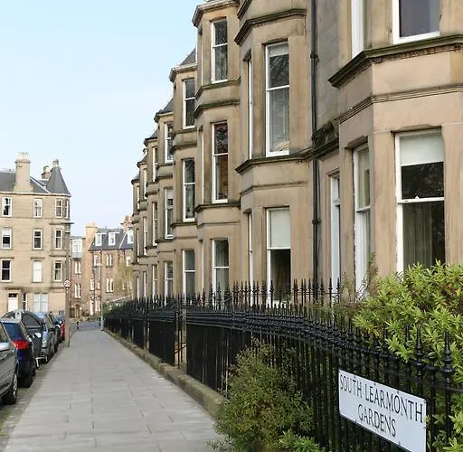 South Learmonth Gardens *