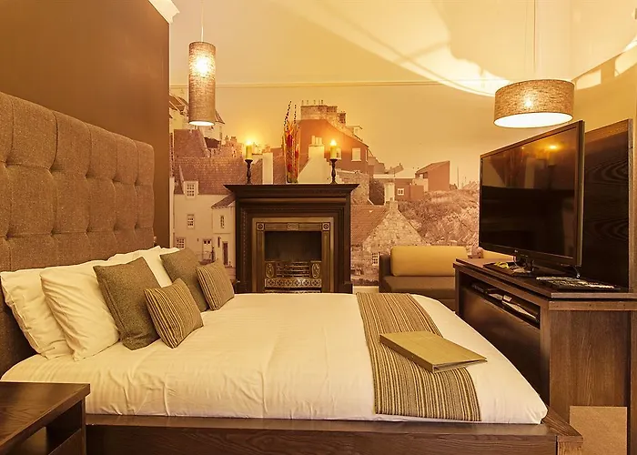 Отель & Picardy Place 4*