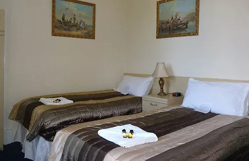 Pensionat Alba Hills 3*