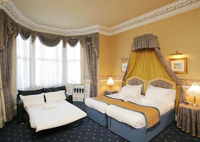 בית הארחה West End 4*