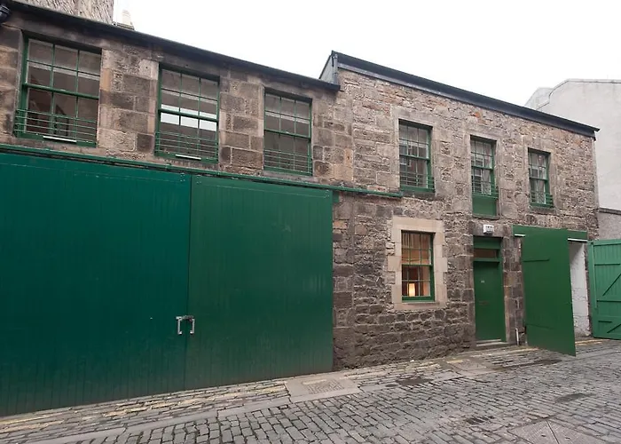 Thistle Lane Apartment *