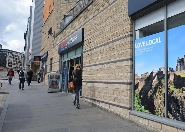 Apartment Holyrood Park - Carparking Included!