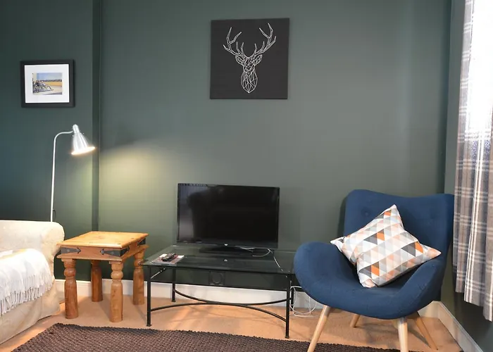 Holyrood Park - Carparking Included! Edinburgh