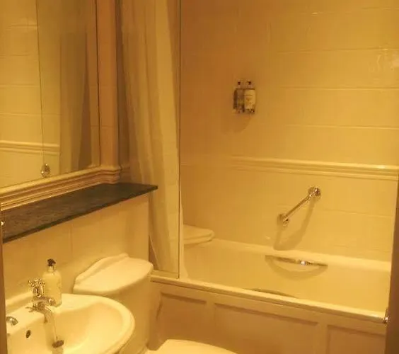 Fountain Court - Royal Garden 公寓式酒店 4*