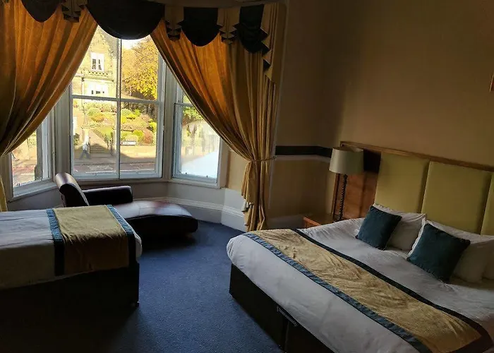 West End בית הארחה