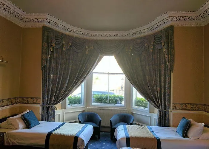 West End בית הארחה 4*