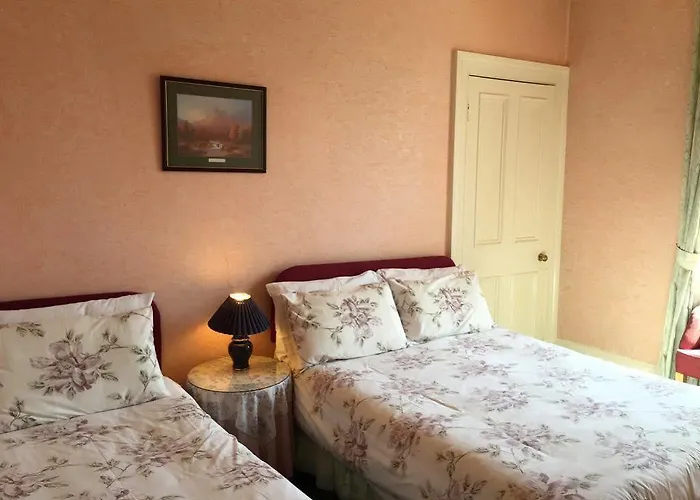 Hermitage Nocleg ze śniadaniem 3*