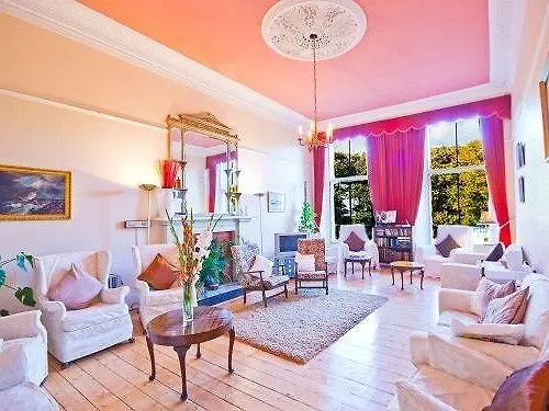 Pensionat Halcyon House 3*